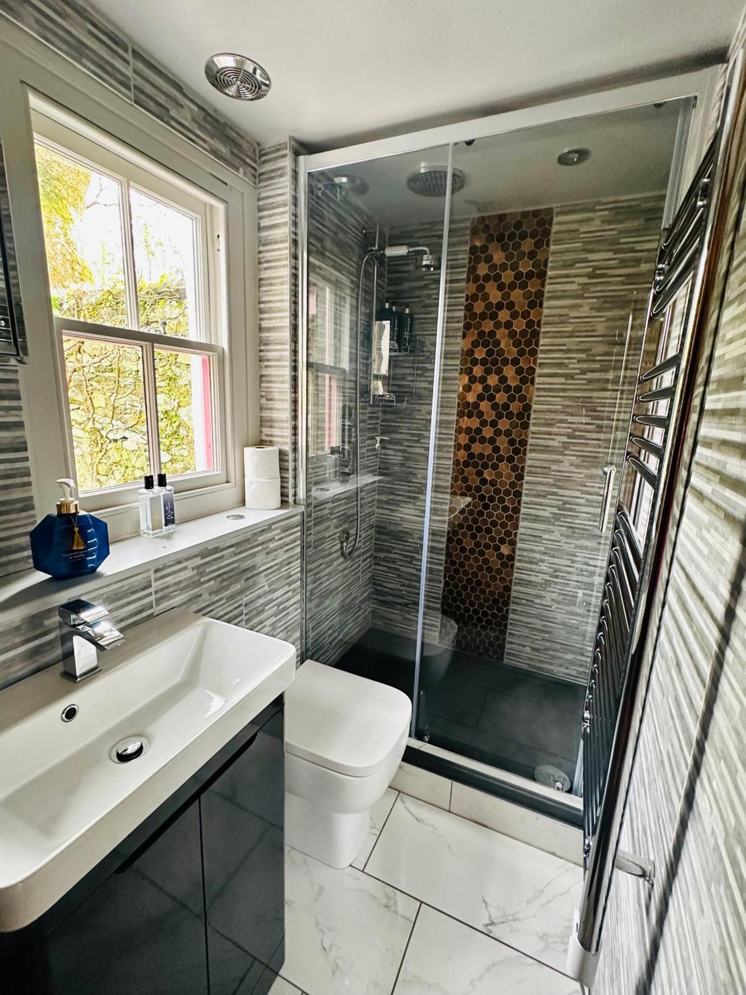 Tiny Romantic Retreat With Hot Tub On A Country Estate Near Cardigan Bay In Eryri Snowdonia Llanbedr  Exteriör bild